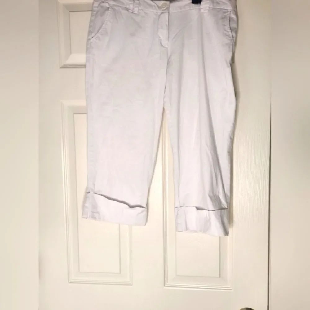 Metro 7 White 12 Cuffed Hem Belt Loops Zipper Pockets Women’s Capri